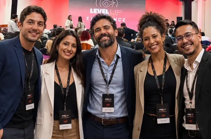 Em evento com outros profissionais do mercado digital